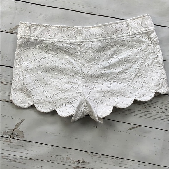 Lilly Pulitzer Walsh Shorts - Picture 3 of 8